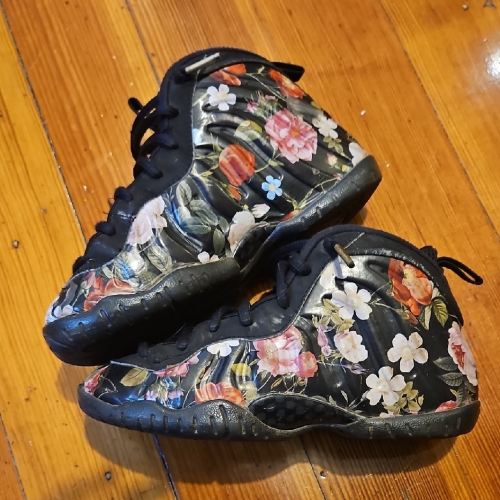 Nike Kids Black Floral Sneakers